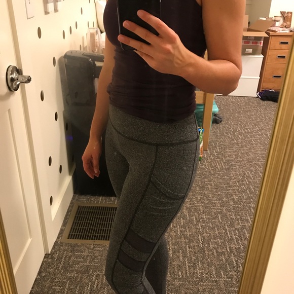 Grey leggings with black mesh detail - Picture 5 of 5